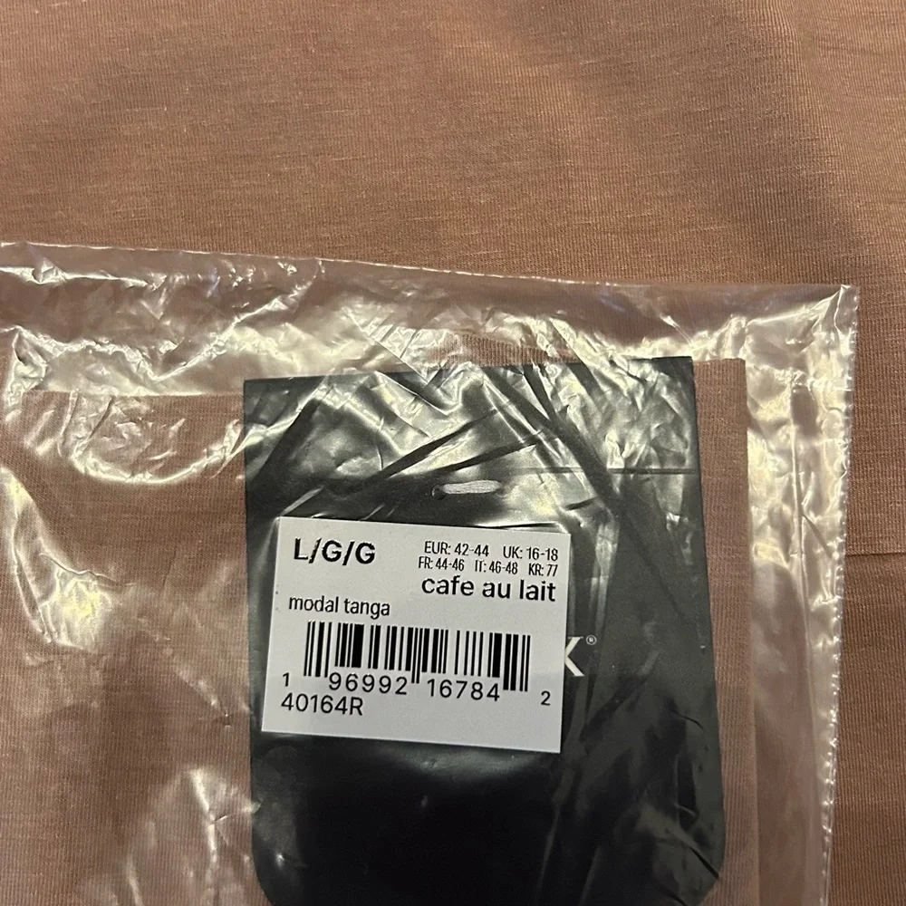 SPANXsupersmooth™ Undie‑tectable®
Modal Tanga panty Size Large - Picture 4 of 8